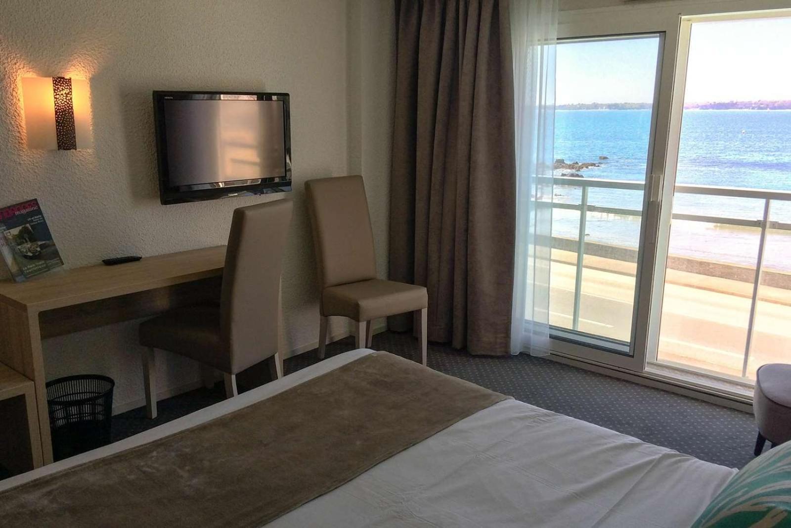 Brit Hôtel De L'océan Concarneau Esterno foto