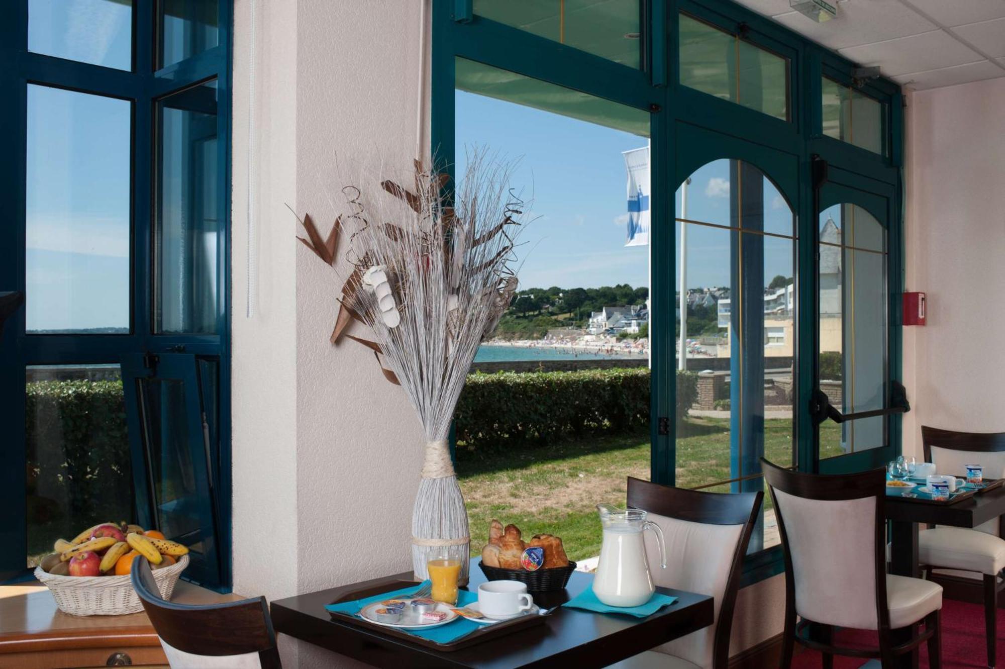 Brit Hôtel De L'océan Concarneau Esterno foto