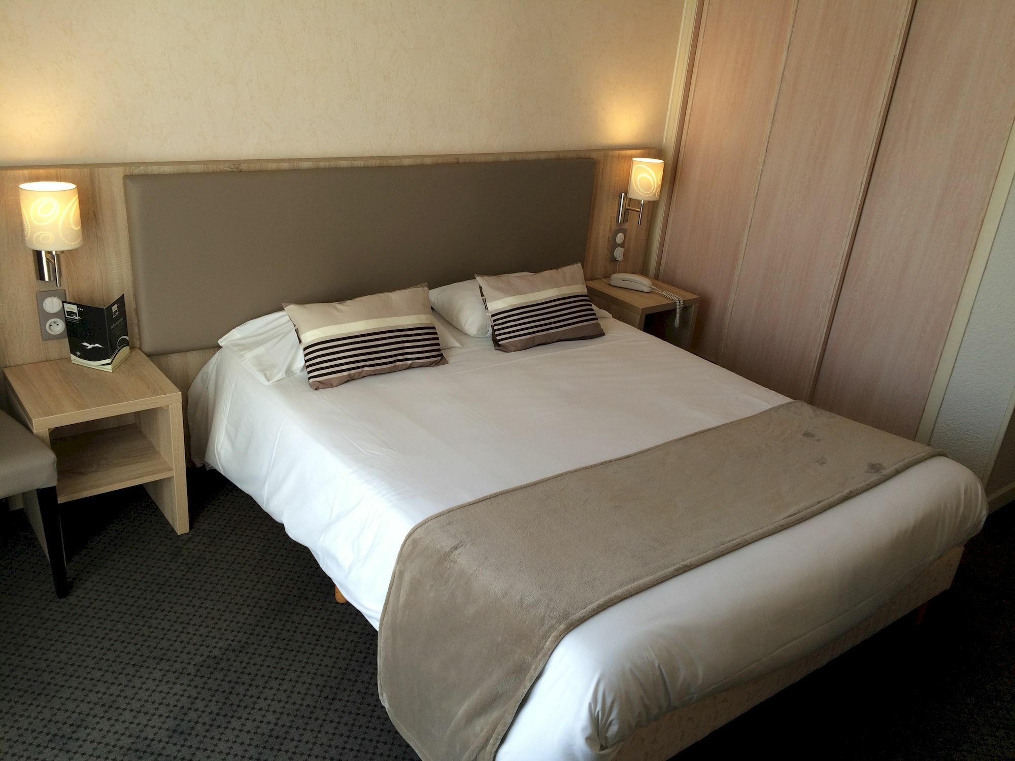 Brit Hôtel De L'océan Concarneau Esterno foto